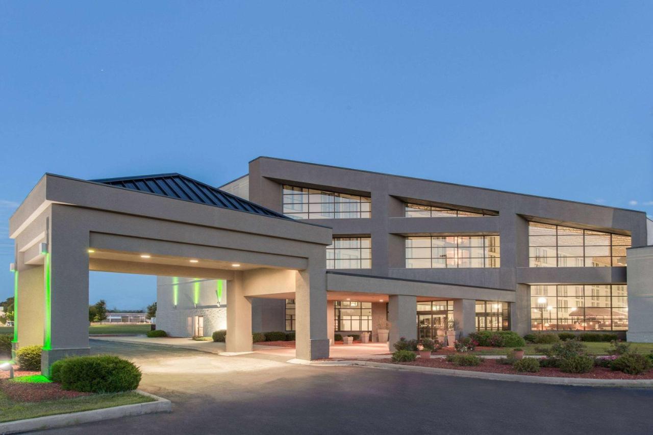 Hotel Wyndham Garden Conference Center Champaign - Urbana Exterior foto